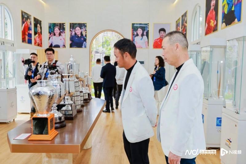 必赢体育app下载-点燃城市冬奥氛围！17把奥运火炬亮相香江1号